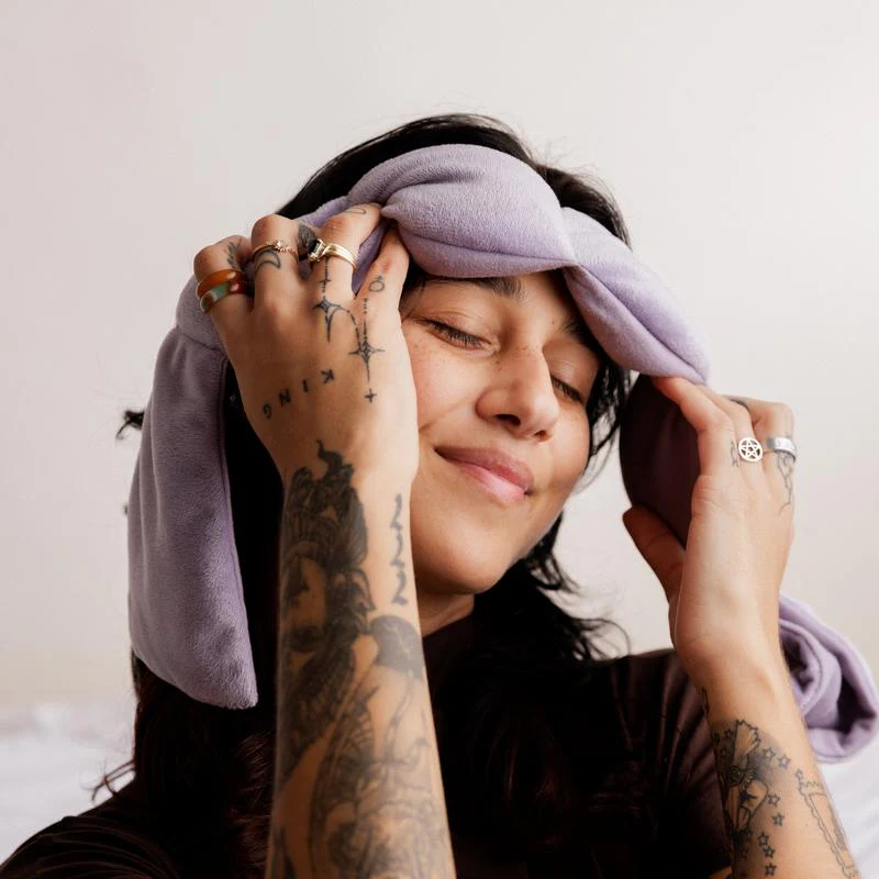 Strap-Free Weighted Sleep Mask - Image 2