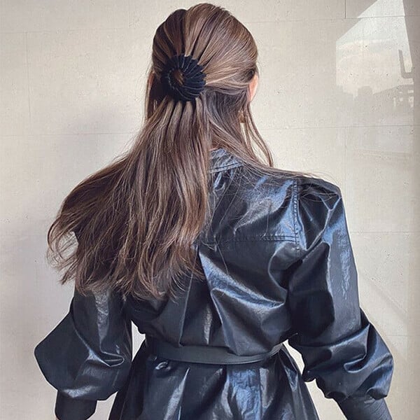 Versatile Velvet Hair Coiler - Image 4